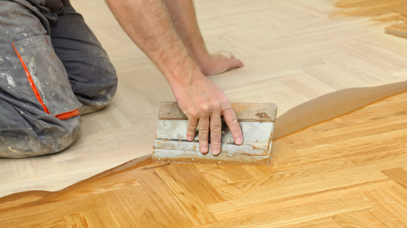 Что скрывает шикарный паркет: эксперт раскрыл всю правду о коварном покрытии