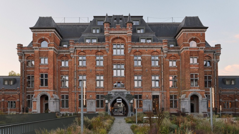 Лионель Жадо трансформировал бывшие военные казармы в Генте в отель