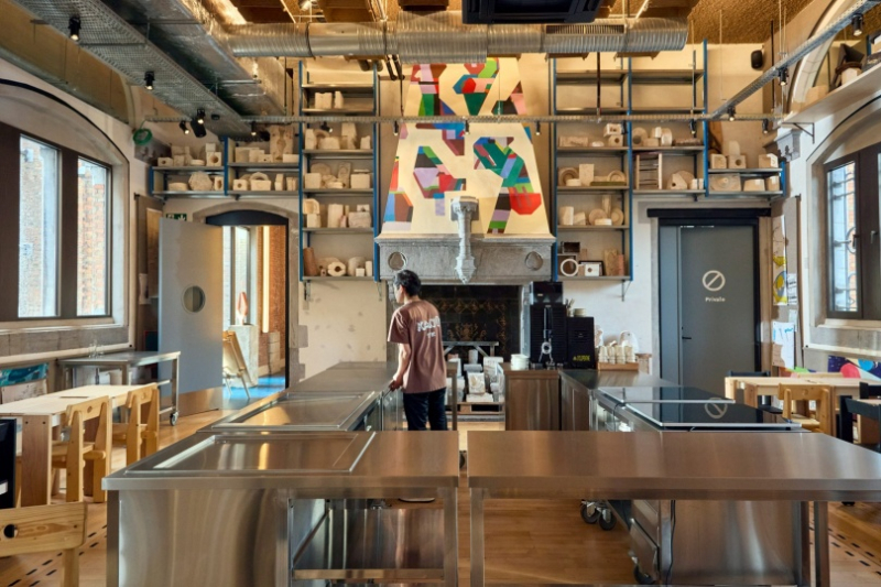 Лионель Жадо трансформировал бывшие военные казармы в Генте в отель