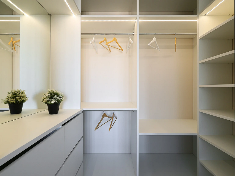 Не забудьте про них: 8 неочевидных мест в квартире, где нужна подсветка