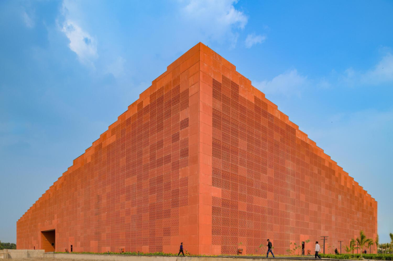 Новое здание университета "Престиж" в городе Индаур, Индия